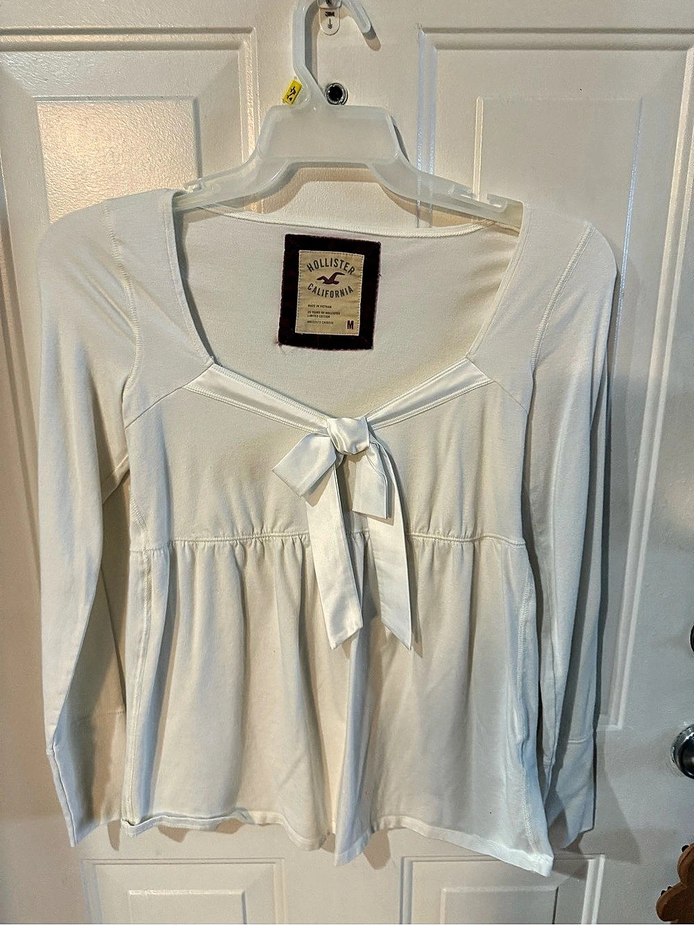 Hollister Long Sleeve Tunic in White Size Medium Like New